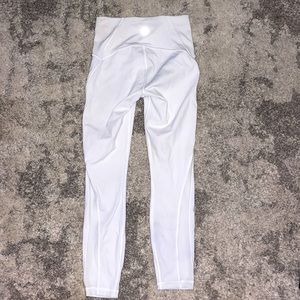 White lululemon leggings